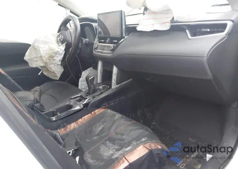 2023 Toyota Corolla Cross Xle z USA, uszkodzony, nr VIN 7MUDAAAG2PV047060